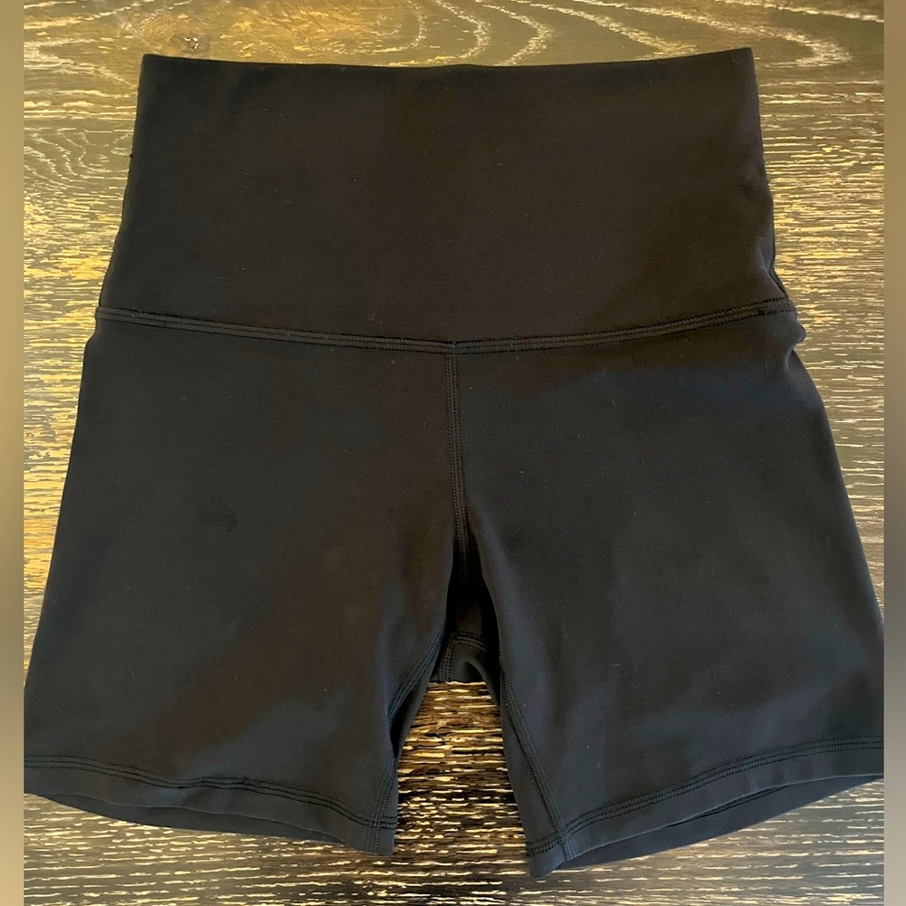 Lululemon-Align-High-Rise Short-Size 6-Black